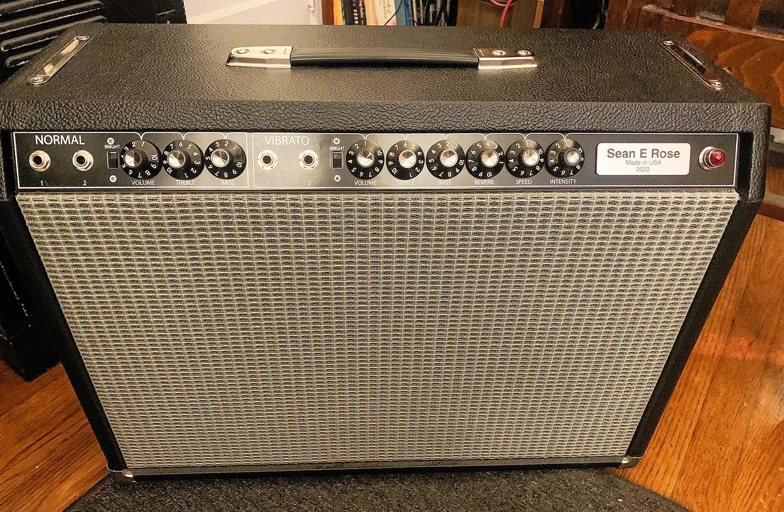 1965 Deluxe Reverb High Power Guitar Amp Build by Sean Rose