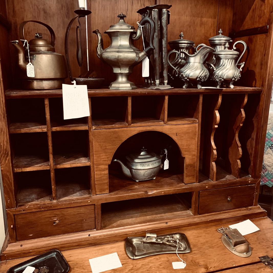 Shopping for Antiques. #ShotOniPhone Photography | SeanRose.com